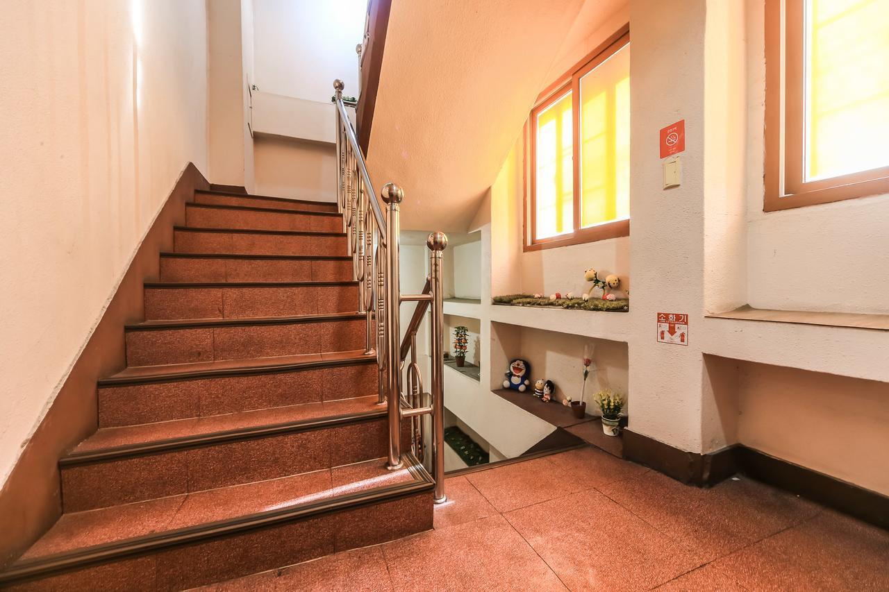 Nampo One Motel Пусан Екстериор снимка