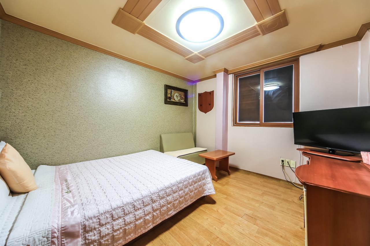 Nampo One Motel Пусан Екстериор снимка