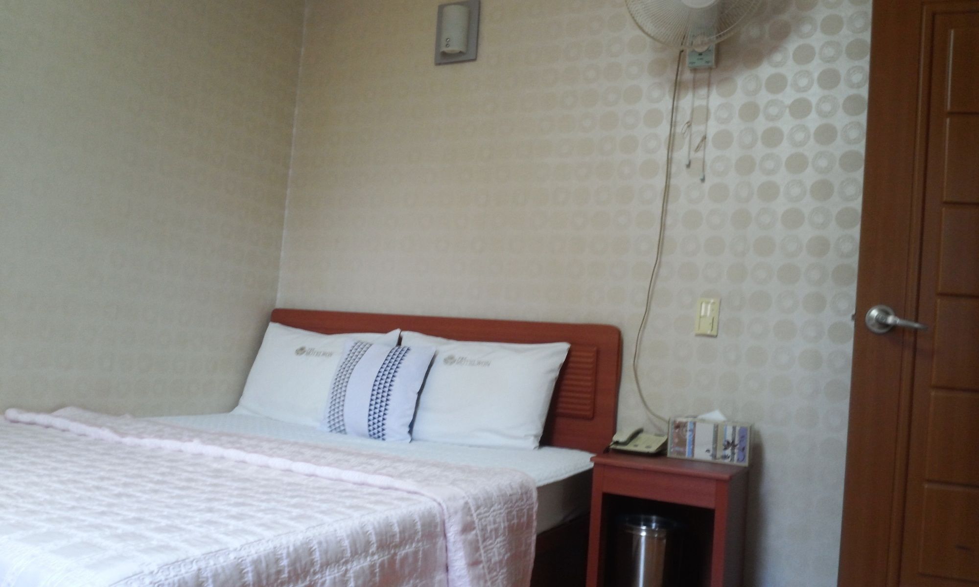 Nampo One Motel Пусан Екстериор снимка